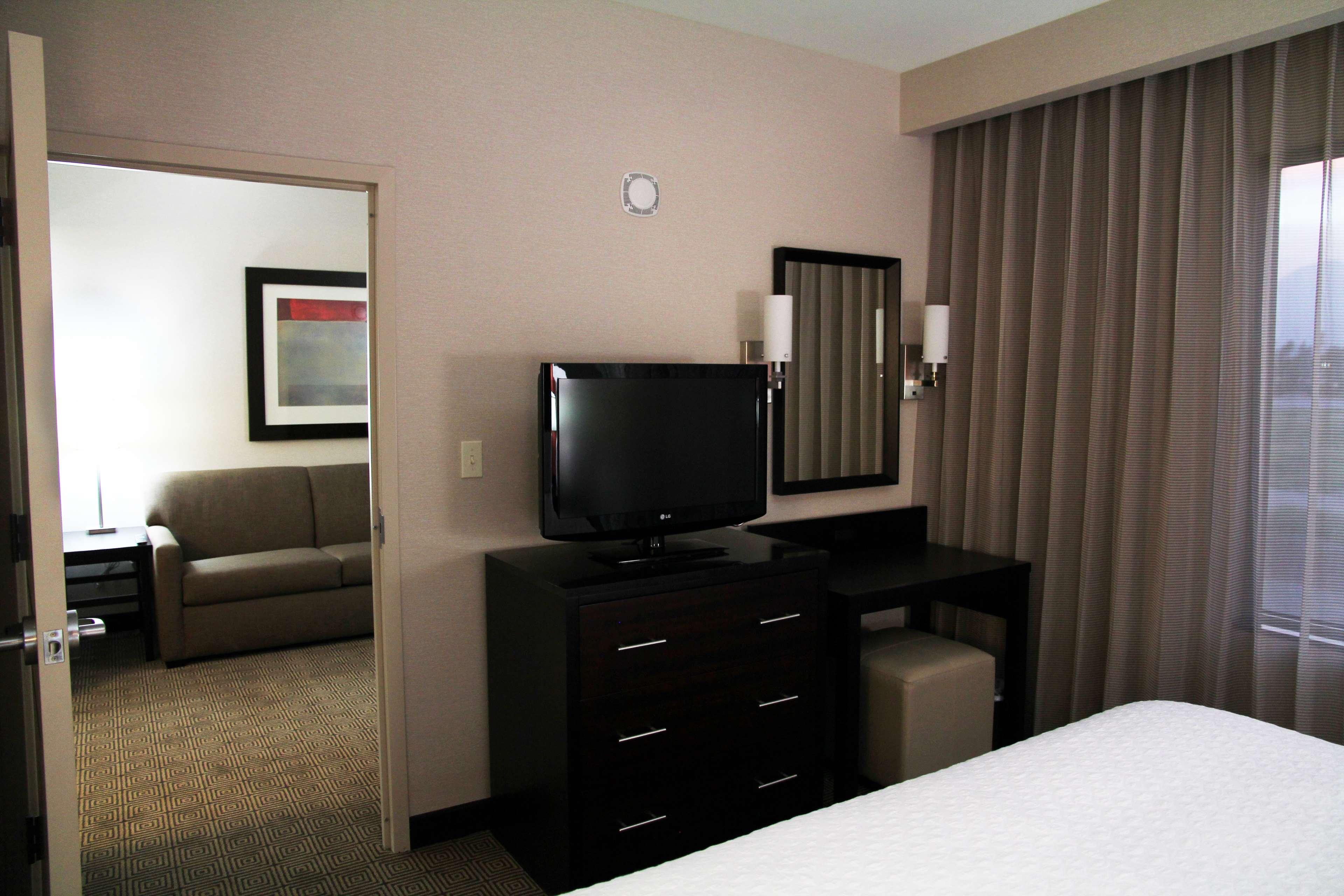 Embassy Suites Ontario - Airport Rum bild